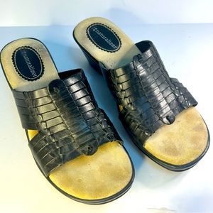 Naturalizer Black with comfort wedge slide -size 8 m